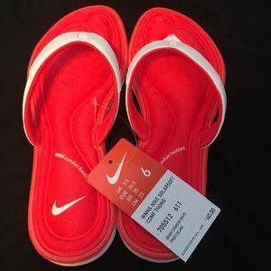 Nike flip flops